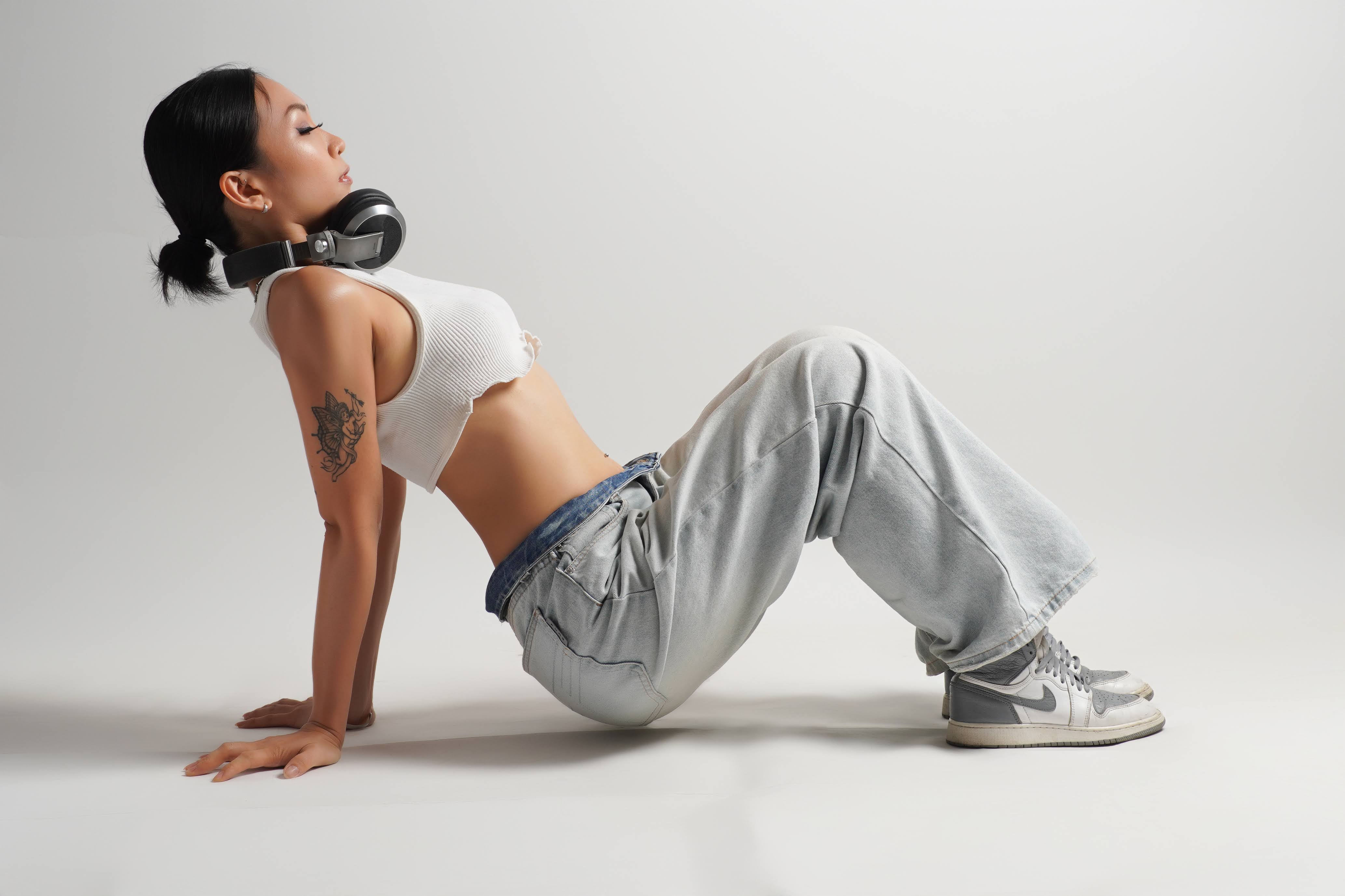 DJ 2