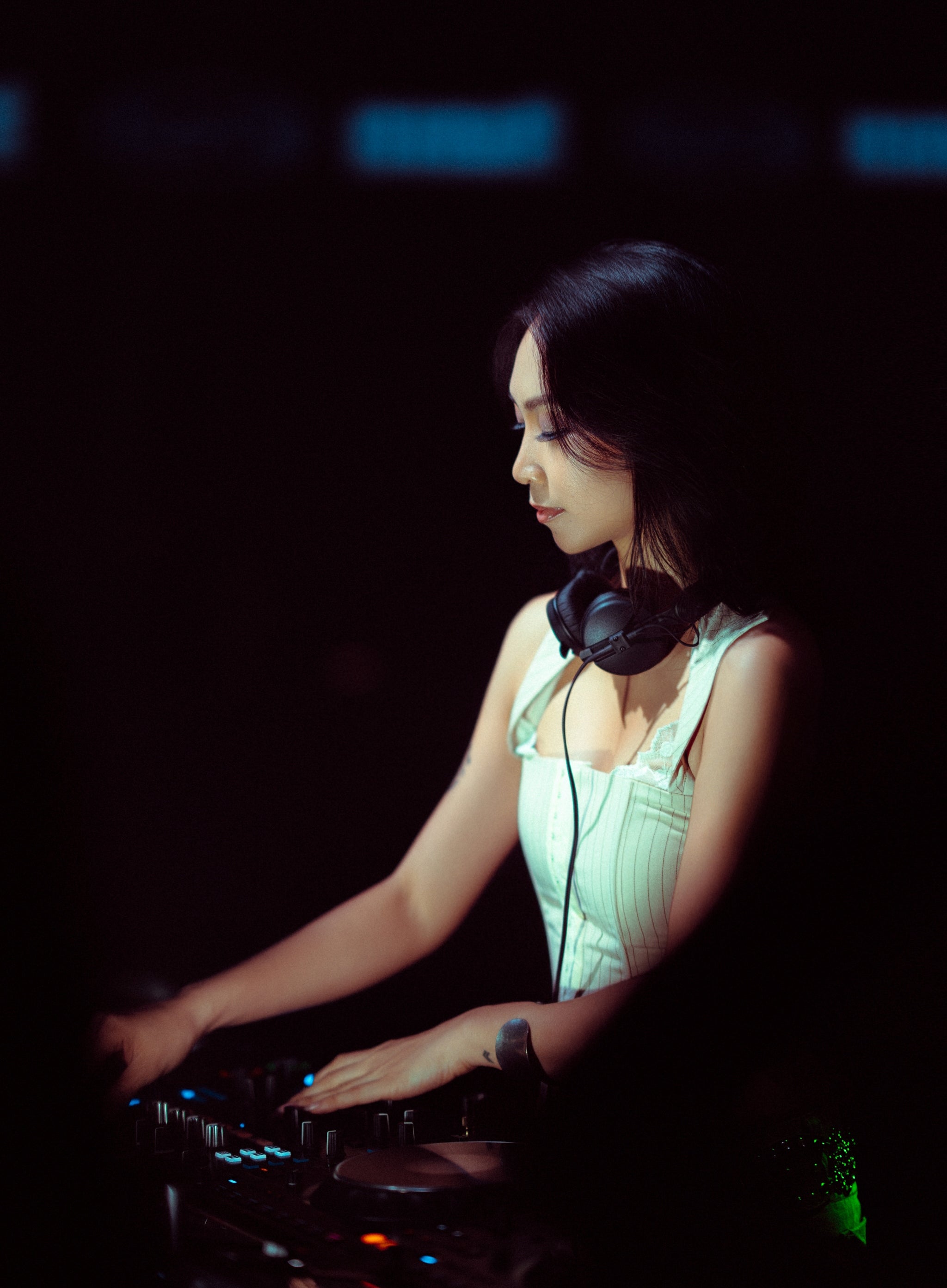 DJ 1