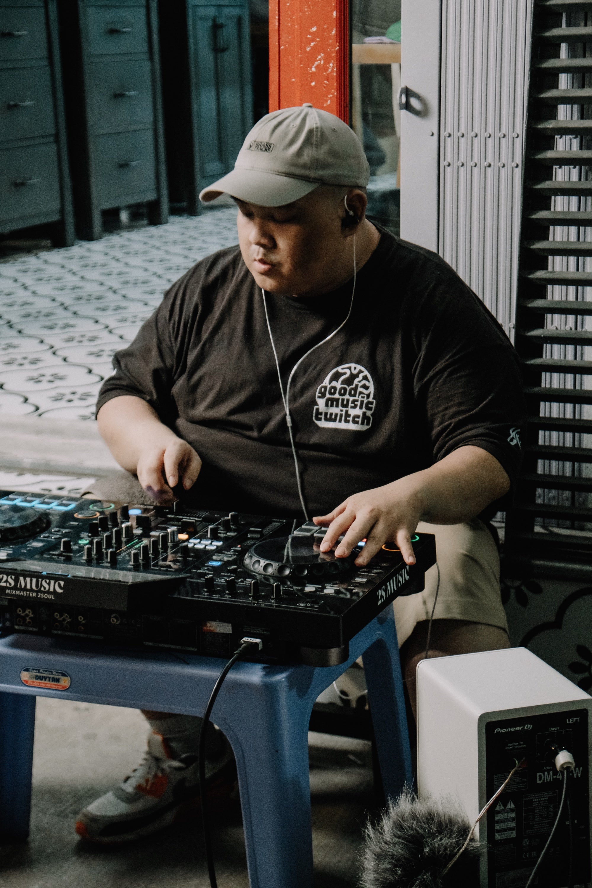DJ 3